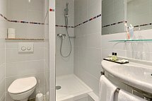 Hotel Résidence du Pré - Beispiel Bad Doppelzimmer (Zimmercodierung DB1)