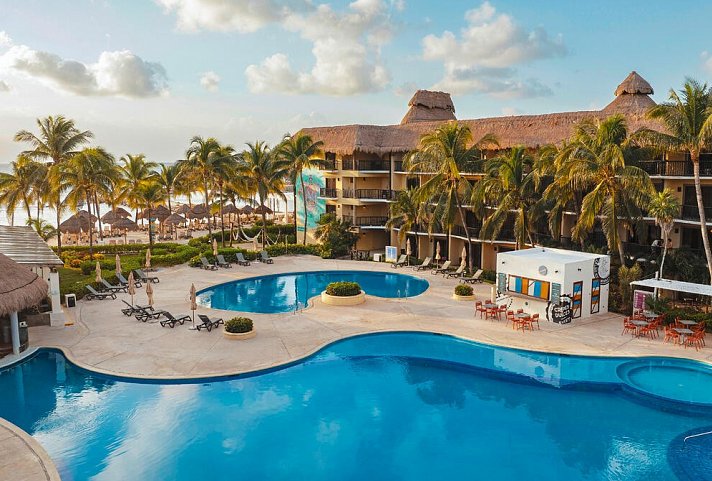 Catalonia Yucatan Beach