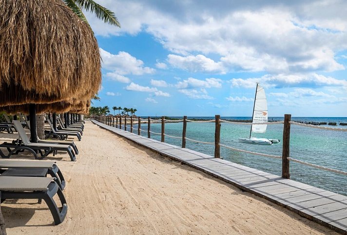 Catalonia Yucatan Beach