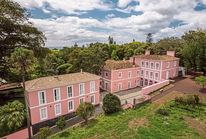 Solar dos Cantos Botanic House & Garden