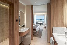 Olympic Lagoon Resort Paphos - Wohnbeispiel Doppelzimmer Deluxe Pool- und Meerblick (Zimmercodierung DDM)