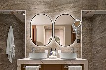 Olympic Lagoon Resort Paphos - Beispiel Bad Doppelzimmer Superior (Zimmercodierungen DSN & DSM)