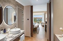 Olympic Lagoon Resort Paphos - Wohnbeispiel Doppelzimmer Superior Pool- und Meerblick (Zimmercodierung DSM)