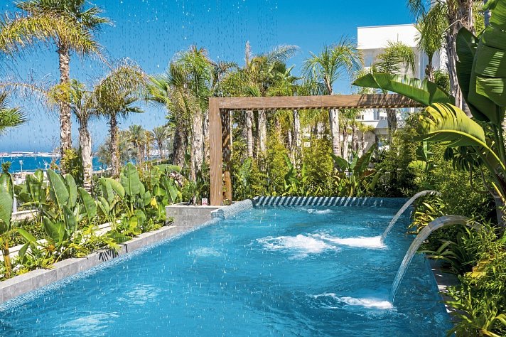 Amavi MadeForTwo Hotels