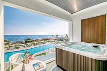 The Ivi Mare - Wohnbeispiel Juniorsuite Meerblick mit Privat-Jacuzzi (Zimmercodierung JBM)