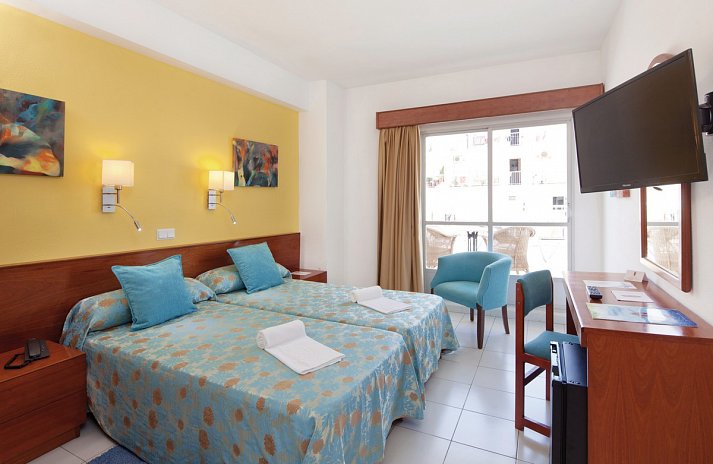 JS Miramar - Wohnbeispiel Doppelzimmer seitl. Meerblick (Zimmercodierungen DBN & DCN)