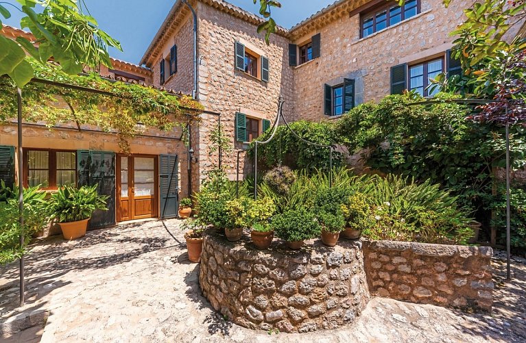 Finca Ca's Curial
