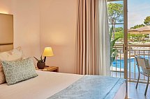 Zafiro Mallorca - Wohnbeispiel Suite 1 Schlafzimmer Poolblick (Zimmercodierungen A1P & A2P)
