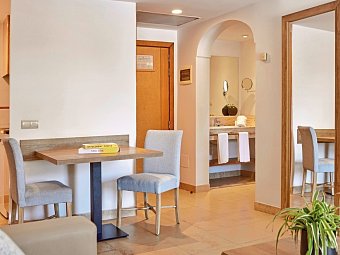 Zafiro Mallorca - Wohnbeispiel Suite 1 Schlafzimmer (Zimmercodierungen AB1, AB4, A1Q, A2Q, A1P, A2P, AB3, AB6, AT1 & AT2)