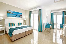 Universal Hotel Lido Park & Spa - Wohnbeispiel Familienzimmer seitl. Meerblick (Zimmercodierung FBN)