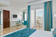 Universal Hotel Lido Park & Spa - Wohnbeispiel Familienzimmer seitl. Meerblick (Zimmercodierung FBN)