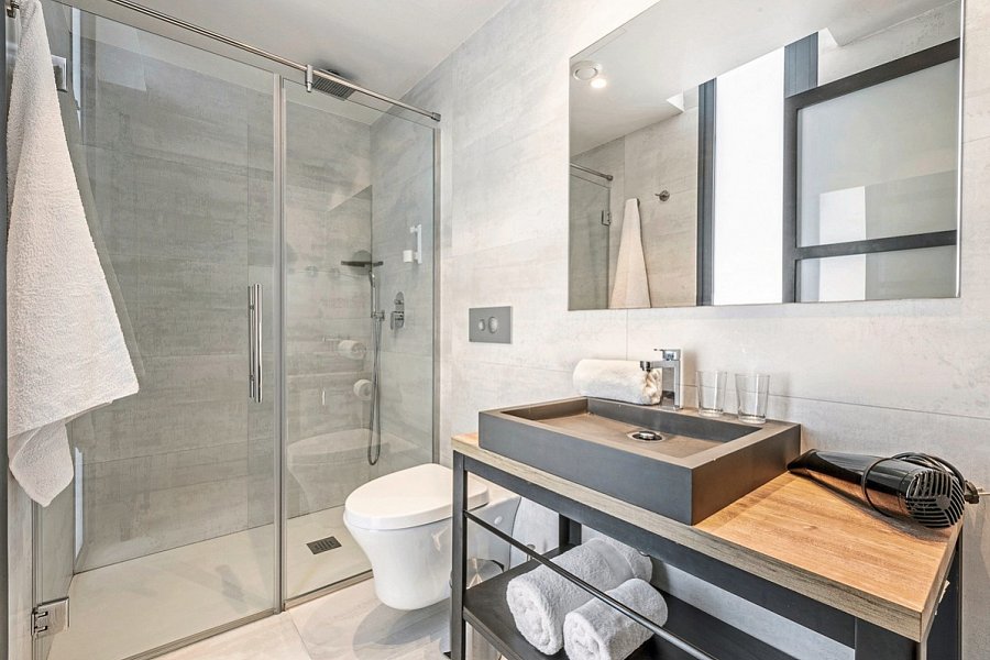Kyrat Amàrac Suites - Beispiel Bad (Zimmercodierungen DN1, OB1, DE1 & DNP)