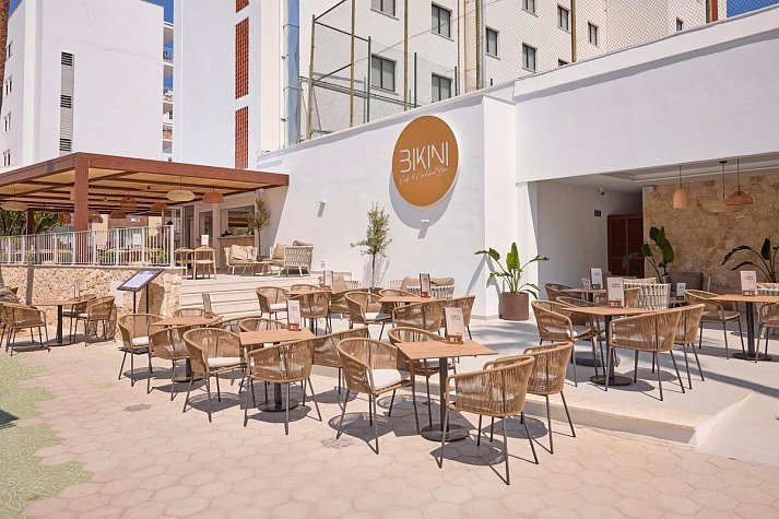 Universal Hotel Bikini