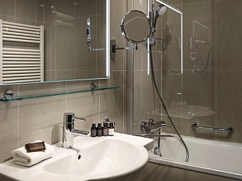 Michelangelo Grand Hotel Prague - Wohnbeispiel Doppelzimmer Deluxe (Zimmercodierung DD1)