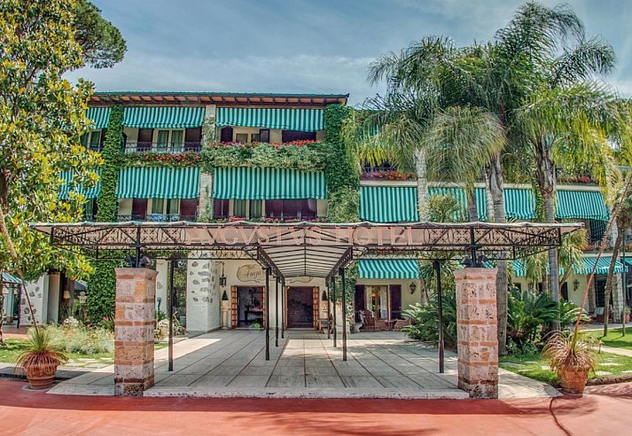 Augustus Hotel & Resort