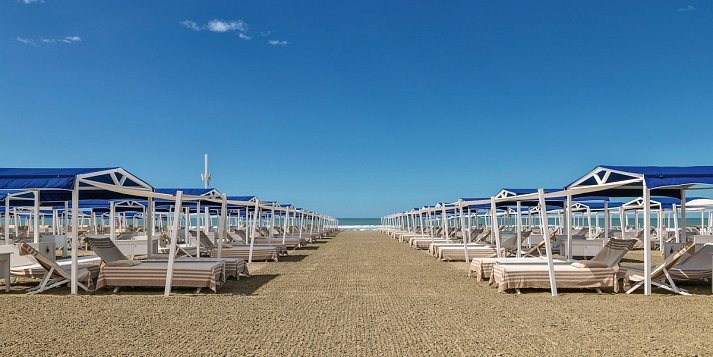 Augustus Hotel & Resort