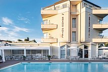 Grand Hotel
