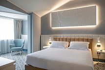 Grand Hotel - Wohnbeispiel Deluxe Room Sea View Balcony (Zimmercodierung UDM)