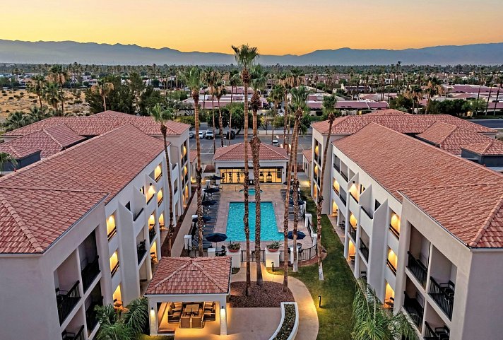 Courtyard by Marriott Palm Springs