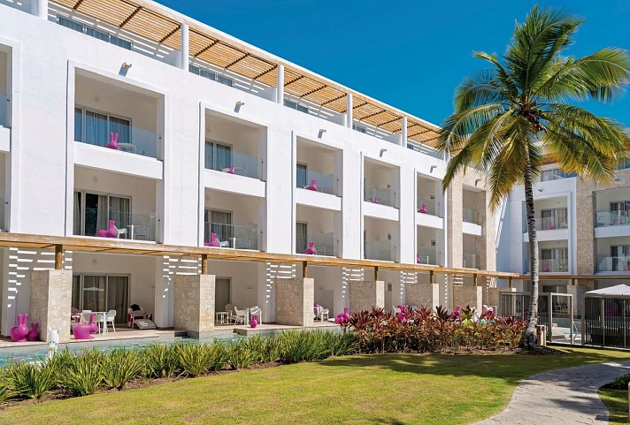 Princess Family Club Bávaro - Beispiel Aussenansicht Family Club Junior Suite Swim Out (Zimmercodierung FBQ)