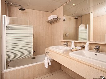Bahia Principe Explore La Romana - Beispiel Bad Junior Suite Superior (Zimmercodierungen JS1, JS2 & JV1)