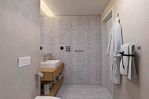 Hotel & Residence Garden Istra Plava Laguna - Badbeispiel Doppelzimmer Haupthaus (Zimmercodierungen DBU & D1U)