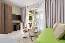 Hotel & Residence Garden Istra Plava Laguna - Wohnbeispiel Familienz. Poolseite Nebengebäude (Zimmercodierung FB2)