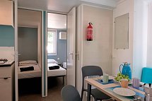 Lanterna Premium Camping Resort (by Happy Camp) - Wohnbeispiel Mobilheim Happy Premium (Zimmercodierungen CM1 & CM2)