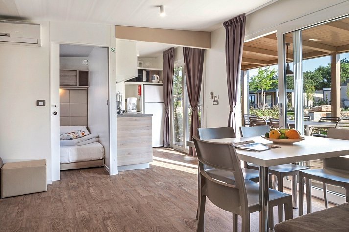 Valamar Camping Lanterna - Wohnbeispiel Mediterranean Garden Home für 4 plus 2 (Zimmercodierung CB3)