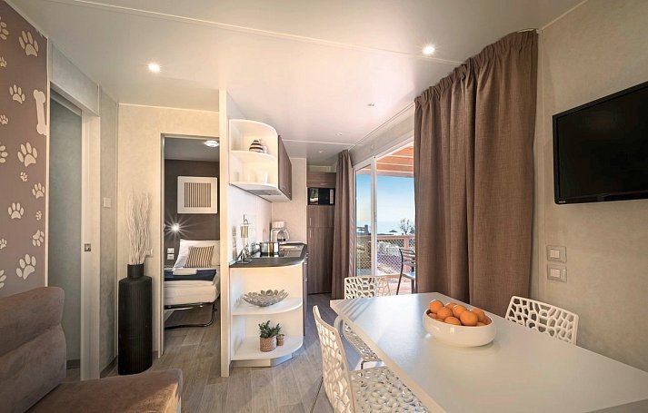 Valamar Camping Lanterna - Wohnbeispiel Happy Dog Home for 4 plus 2 (Zimmercodierung CB4)