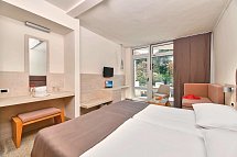 Mediteran Plava Laguna - Wohnbeispiel DZ Klassik Parkseite Zustellbett (Zimmercodierung DB2)