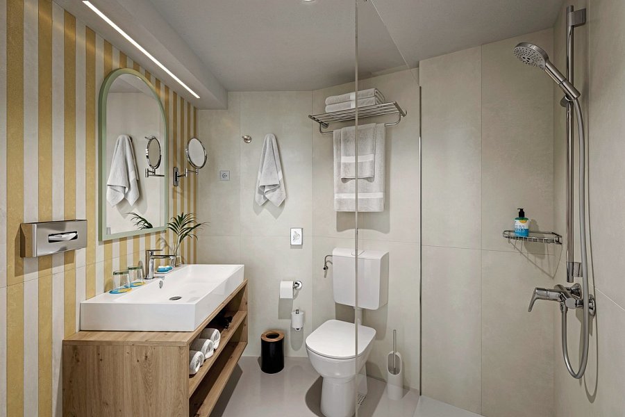 Sunny Porec Hotel by Valamar - Badbeispiel (Zimmercodierungen DS1, TS1 & FB1)