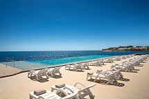 Aminess Vival Maestral Hotel - Meerwasserpool am Strand