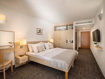 Valamar Sanfior Hotel & Casa - Wohnbeispiel Zimmer für 2 Meerseite (Zimmercodierung DBC)