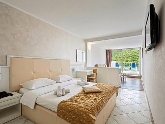 Narcis - Wohnbeispiel Doppelzimmer Meerseite 2-4 Personen (Zimmercodierungen DBC, D1C & DB2)