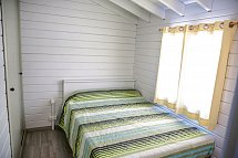 Camping La Llosa - Wohnbeispiel Bungalow Ponent (Zimmercodierung BB1)