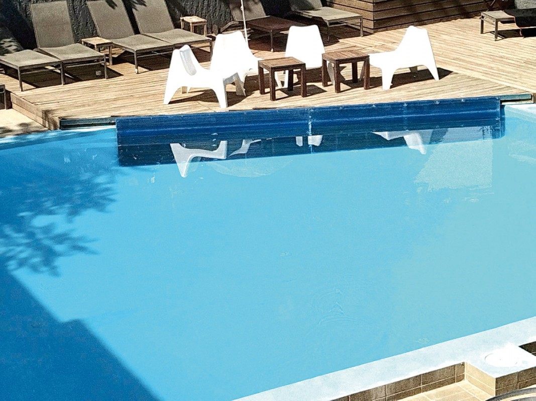 Amphitryon City Hotel