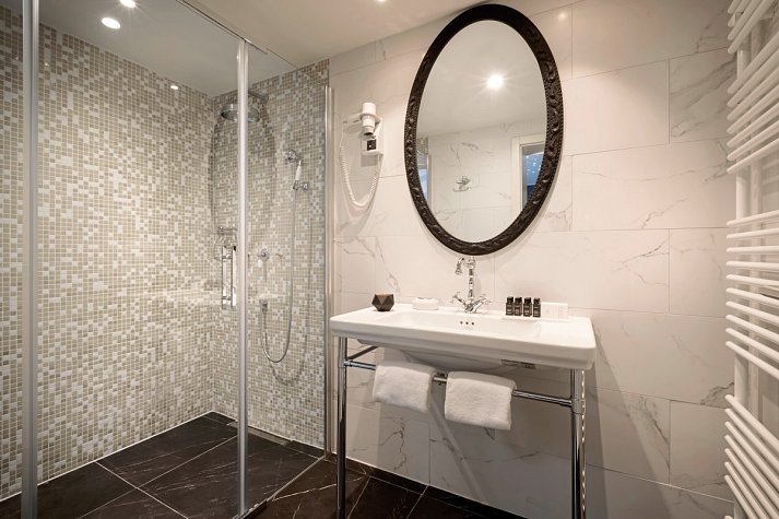 Hotel Imperial - Beispiel Bad Doppelzimmer Loft (Zimmercodierung DF1)