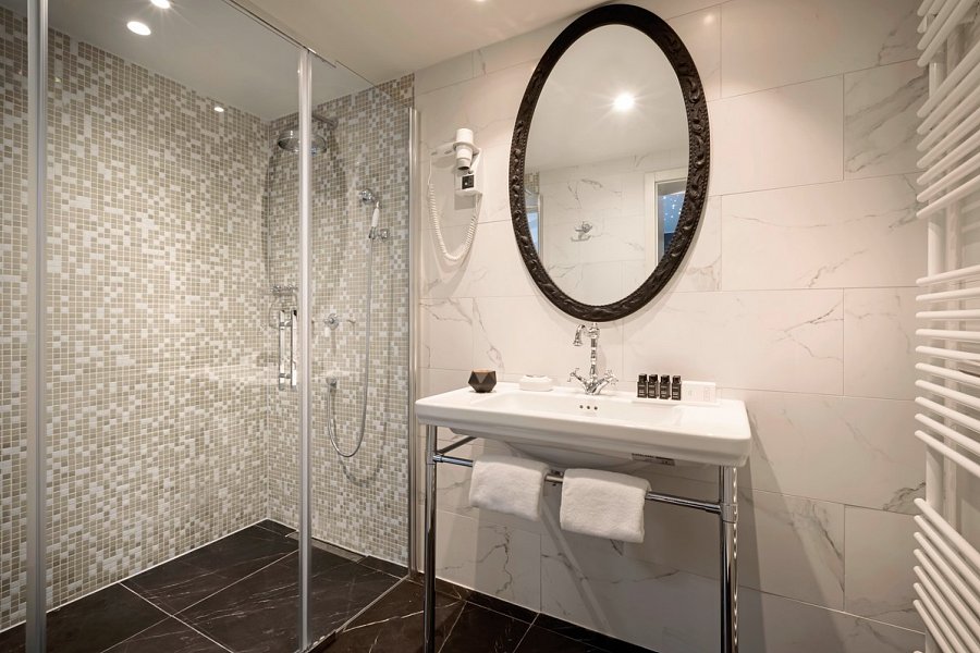 Hotel Imperial - Beispiel Bad Doppelzimmer Loft (Zimmercodierung DF1)