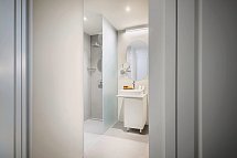 Aminess Vival Lisanj Family Hotel - Beispiel Bad Doppelzimmer Standard (Zimmercodierung DG1)