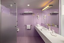 Vitality Hotel Punta - Beispiel Bad Doppelzimmer Gartenblick (Zimmercodierungen DBG, DBC, DSG, DMM & DBM)