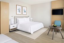 Mövenpick Resort Al Marjan Island - Wohnbeispiel Beachfront Junior Suite with private terrace (Zimmercodierung JB2)