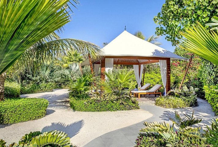 The Ritz-Carlton Ras Al Khaimah, Al Hamra Beach - Wohnbeispiel Al Naseem Tented Beach Pool Villa (Zimmercodierung VB2)