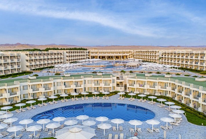 Sirena Beach Resort & Spa