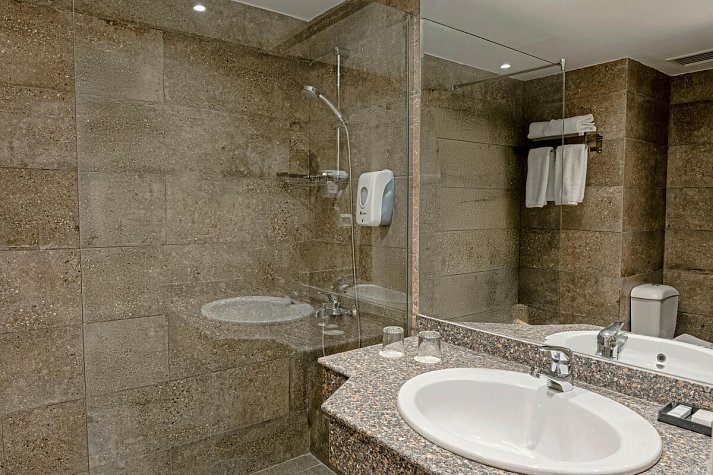 Blend Elphistone Resort