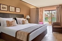 JAZ Lamaya Resort - Wohnbeispiel Doppelzimmer Deluxe Gartenblick mit Falttür (Zimmercodierung DDG)