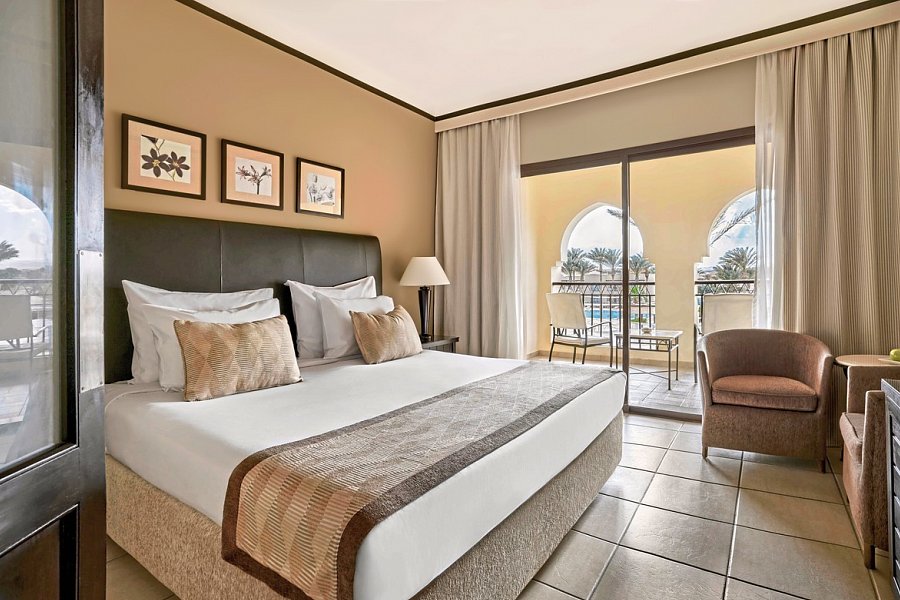 JAZ Lamaya Resort - Wohnbeipiel Doppelzimmer Deluxe Poolblick mit Falttür (Zimmercodierung DDP)
