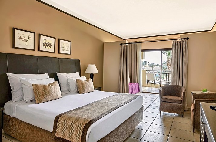 JAZ Lamaya Resort - Wohnbeispiel Familienzimmer Poolblick (Zimmercodierung F2P)