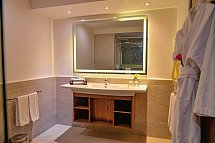 Sentido Akassia Beach by Pearl Resorts - Beispiel Bad Doppelzimmer Superior (Zimmercodierungen D1N, DCN, DS1 & DC1)
