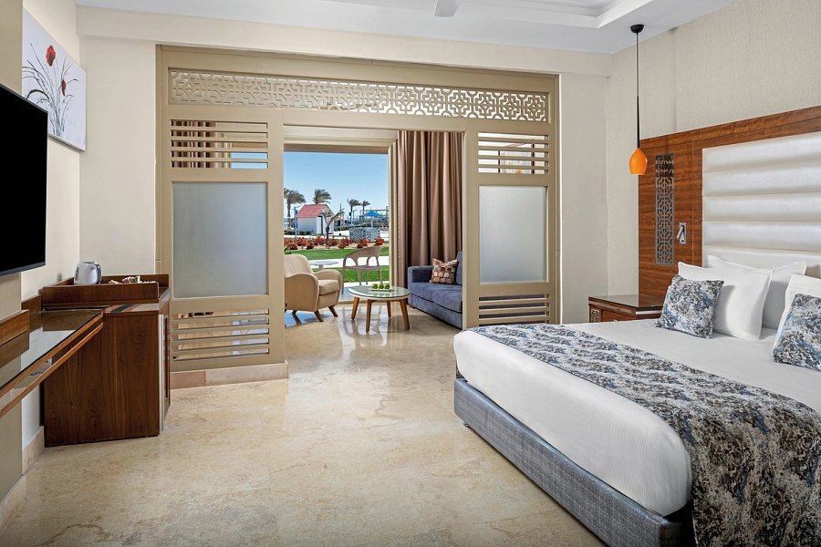 Pickalbatros Sea World Resort - Wohnbeispiel Juniorsuite Meerblick (Zimmercodierung J1M)